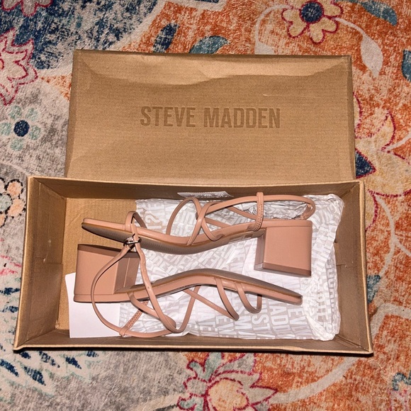 Steve Madden Nude Heels - Picture 6 of 6
